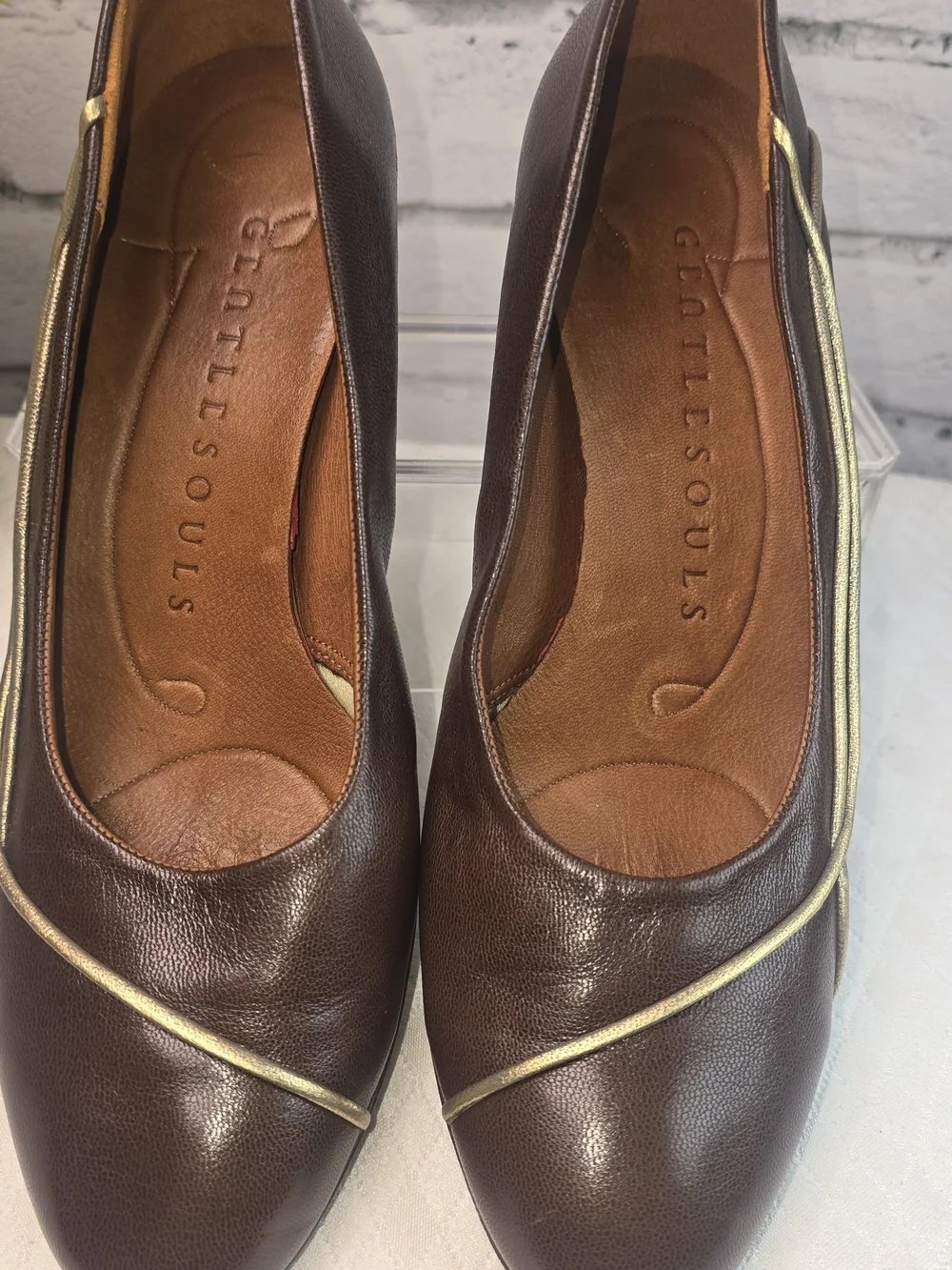 GENTLE SOULS BROWN LEATHER HEELS PUMPS WITH GOLD METALLIC DETAIL WOMENS 40.5